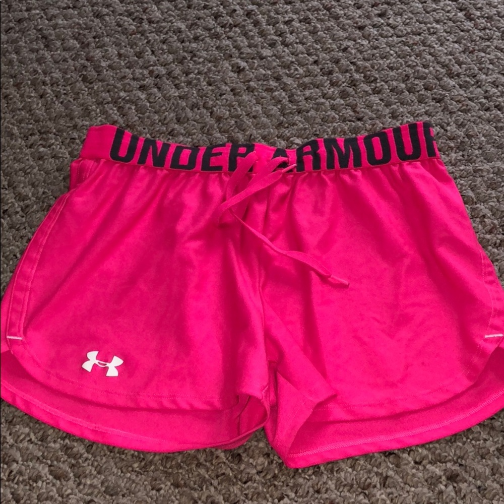 Under armors semi fitted shorts